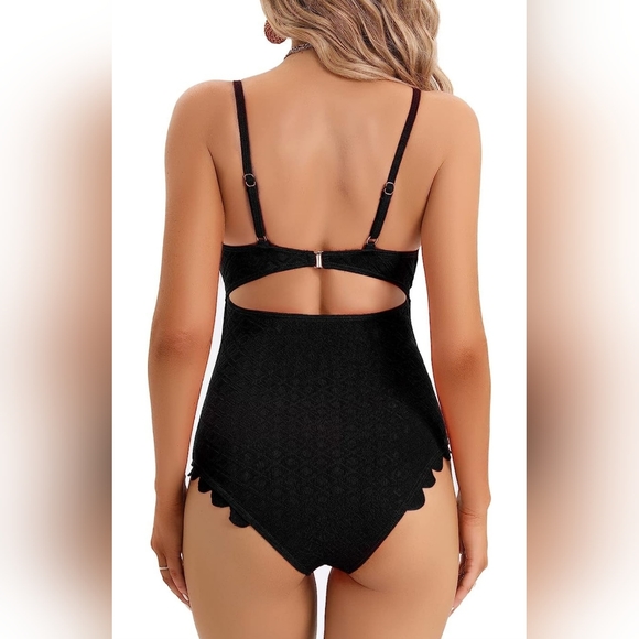 CUPSHE Women's One Piece Swimsuit - Picture 2 of 4